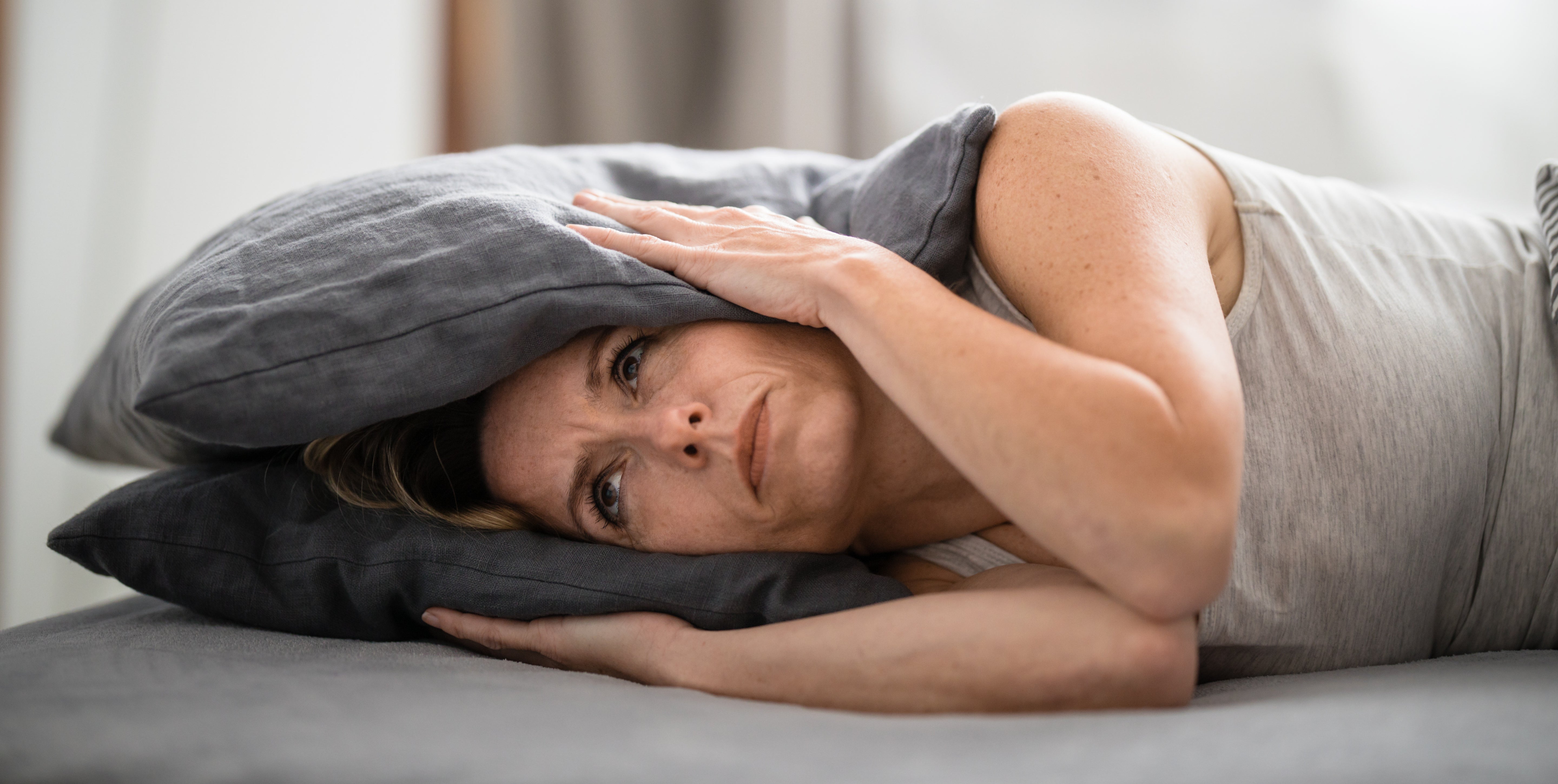 How White Noise Helps with Noisy Neighbors