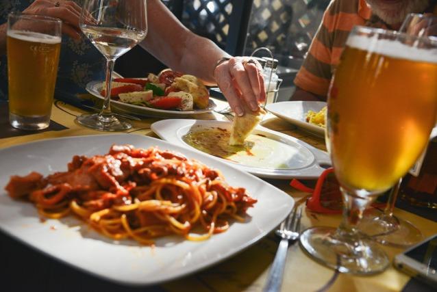 Is dinner time effecting our sleep & health? - Yogasleep | Love Real Sleep